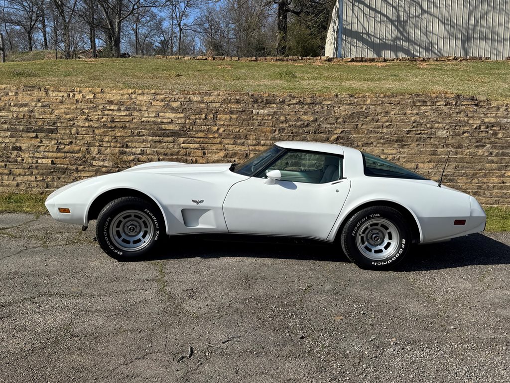Chevrolet Corvette photo 2