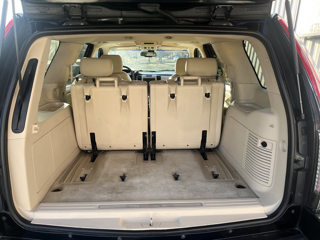 2007 Cadillac Escalade Luxury photo 14