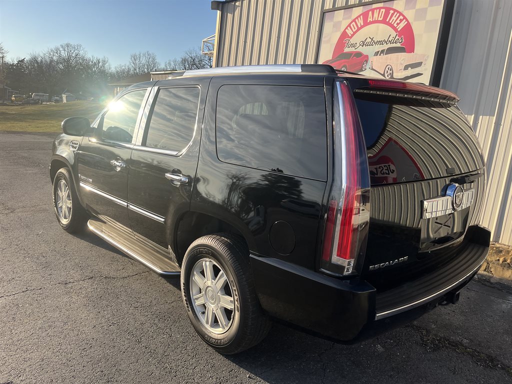 2007 Cadillac Escalade Luxury photo 6